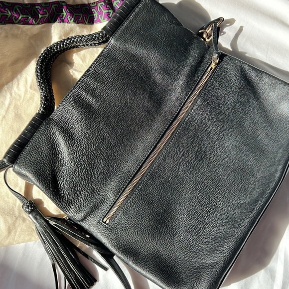 Tory Burch McGraw pebbled Leather Tassel fold over crossbody with Braided handle - Picture 4 of 5